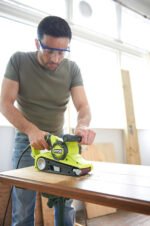 Električna šlajferica (tračna brusilica) od 800W – RYOBI EBS800 - Image 4
